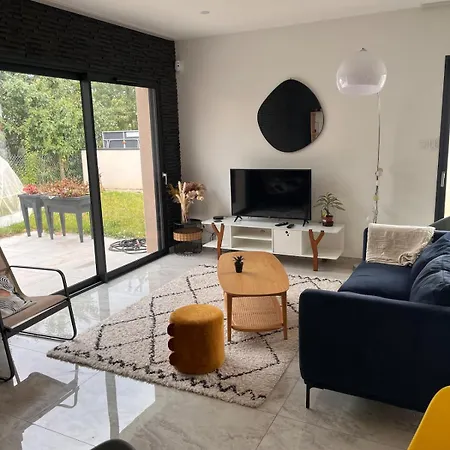 Maison Familiale Avec Jardin Calme *